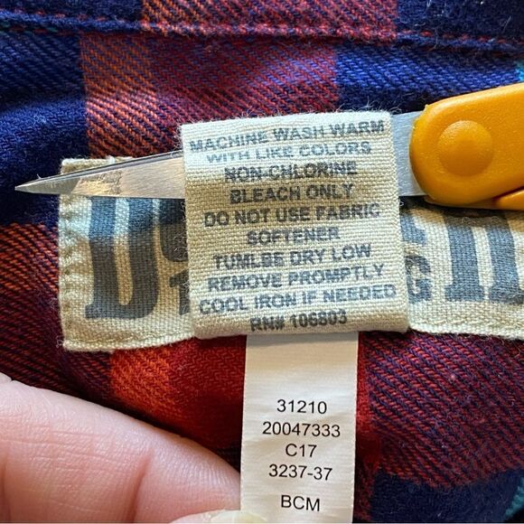 Duluth Trading Company Red, White and Blue Plaid Flannel Shirt Size Large - Picture 4 of 11